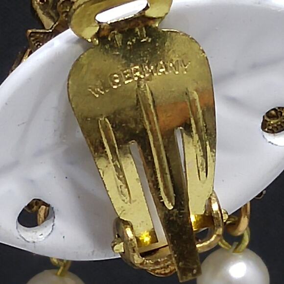 Western Germany Topaz Filigree Clip Earrings, Faux Pearls, 1950s Vintage Jewelry - Picture 4 of 10